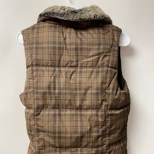 Columbia brown plaid down vest w/fake fur collar S
